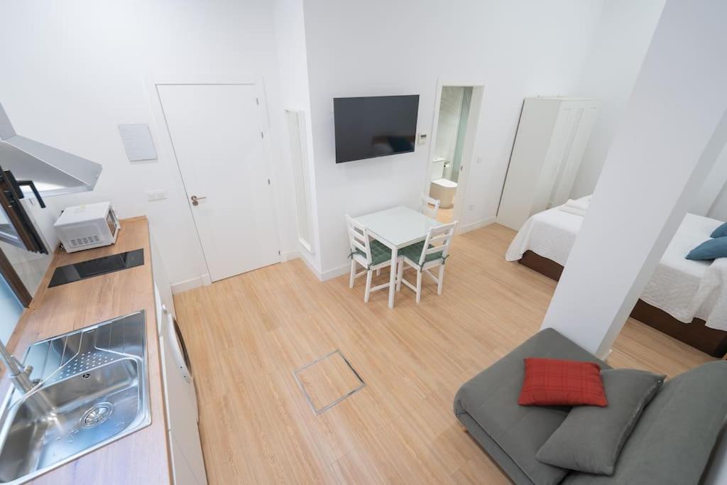 Estudio A Estrenar En San Bernardo เซบีญา ภายนอก รูปภาพ