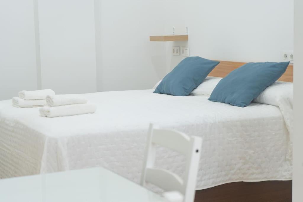 Estudio A Estrenar En San Bernardo เซบีญา ภายนอก รูปภาพ
